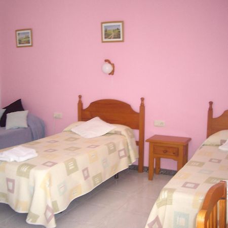 Hostal Mini Golf Los Canos De Meca Bagian luar foto