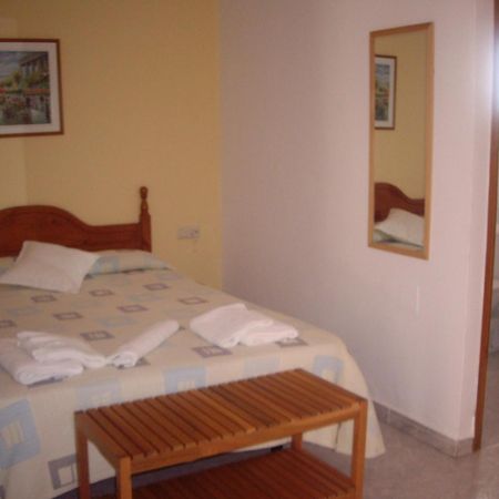 Hostal Mini Golf Los Canos De Meca Bagian luar foto