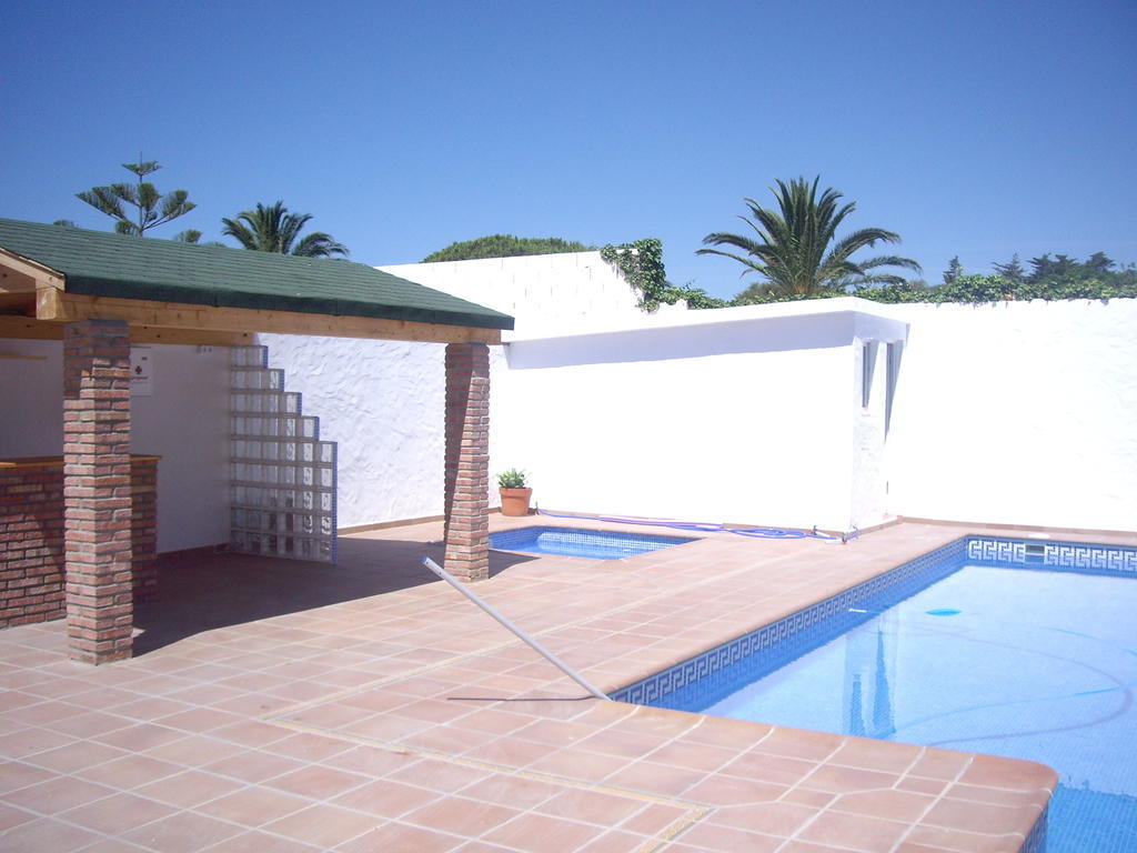 Hostal Mini Golf Los Canos De Meca Bagian luar foto