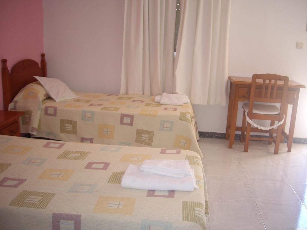 Hostal Mini Golf Los Canos De Meca Ruang foto