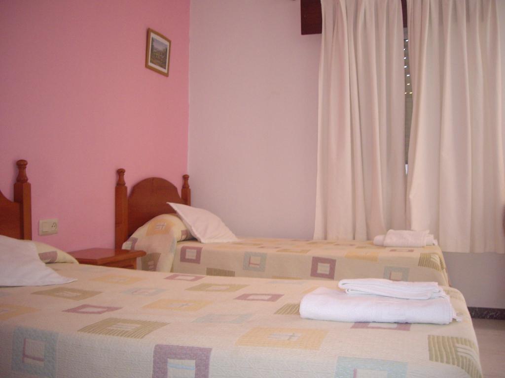 Hostal Mini Golf Los Canos De Meca Ruang foto