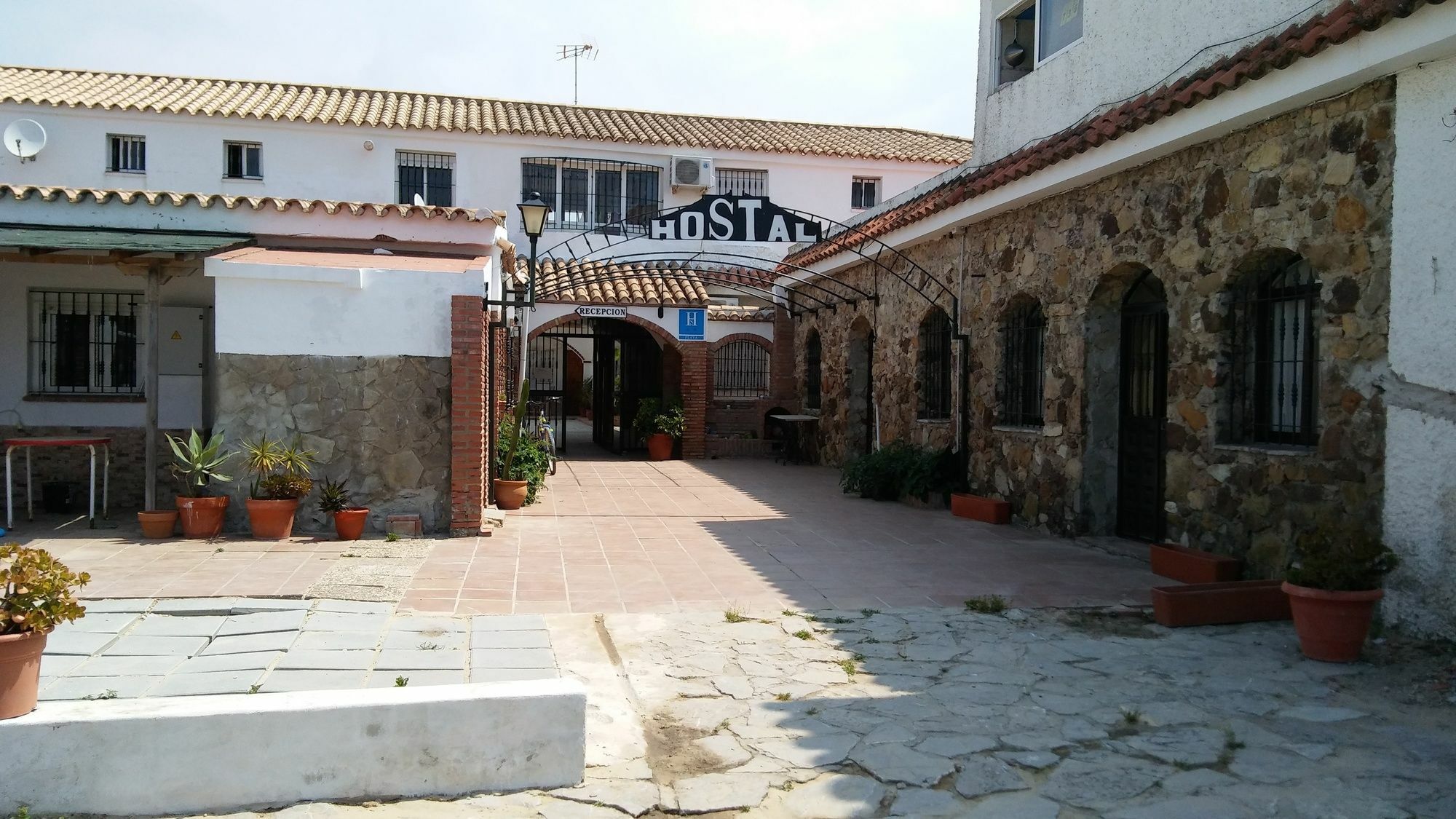 Hostal Mini Golf Los Canos De Meca Bagian luar foto